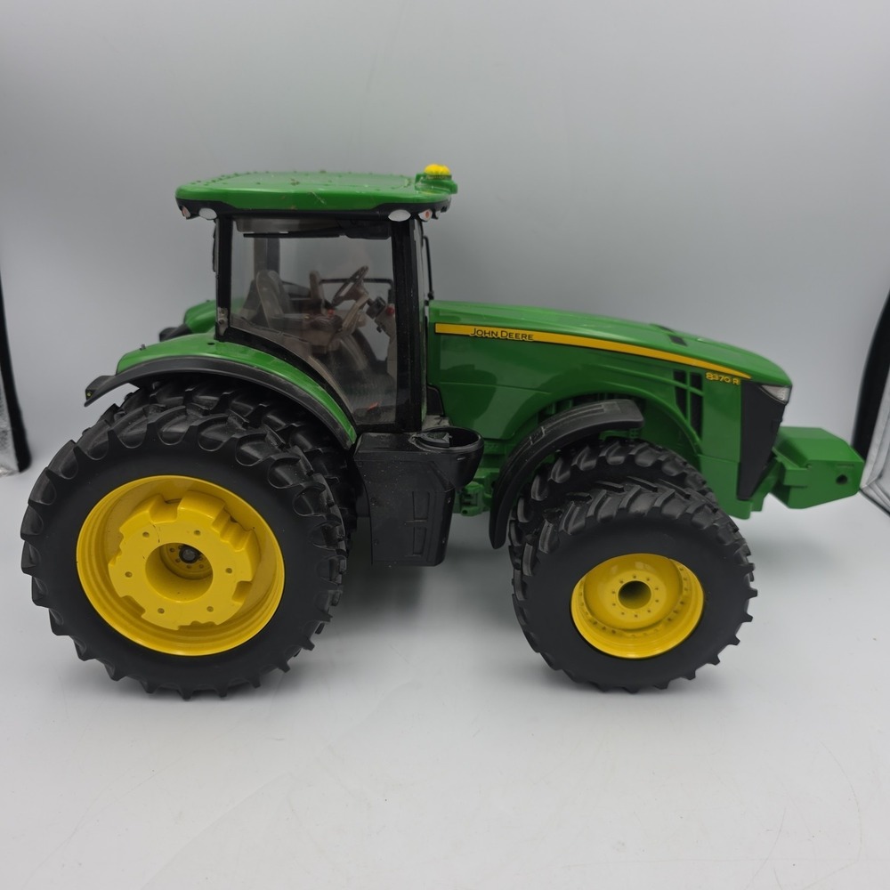 2014 ERTL 1/16 John‎ Deere 8370R, Double Duals Prestige Collection No Muffler